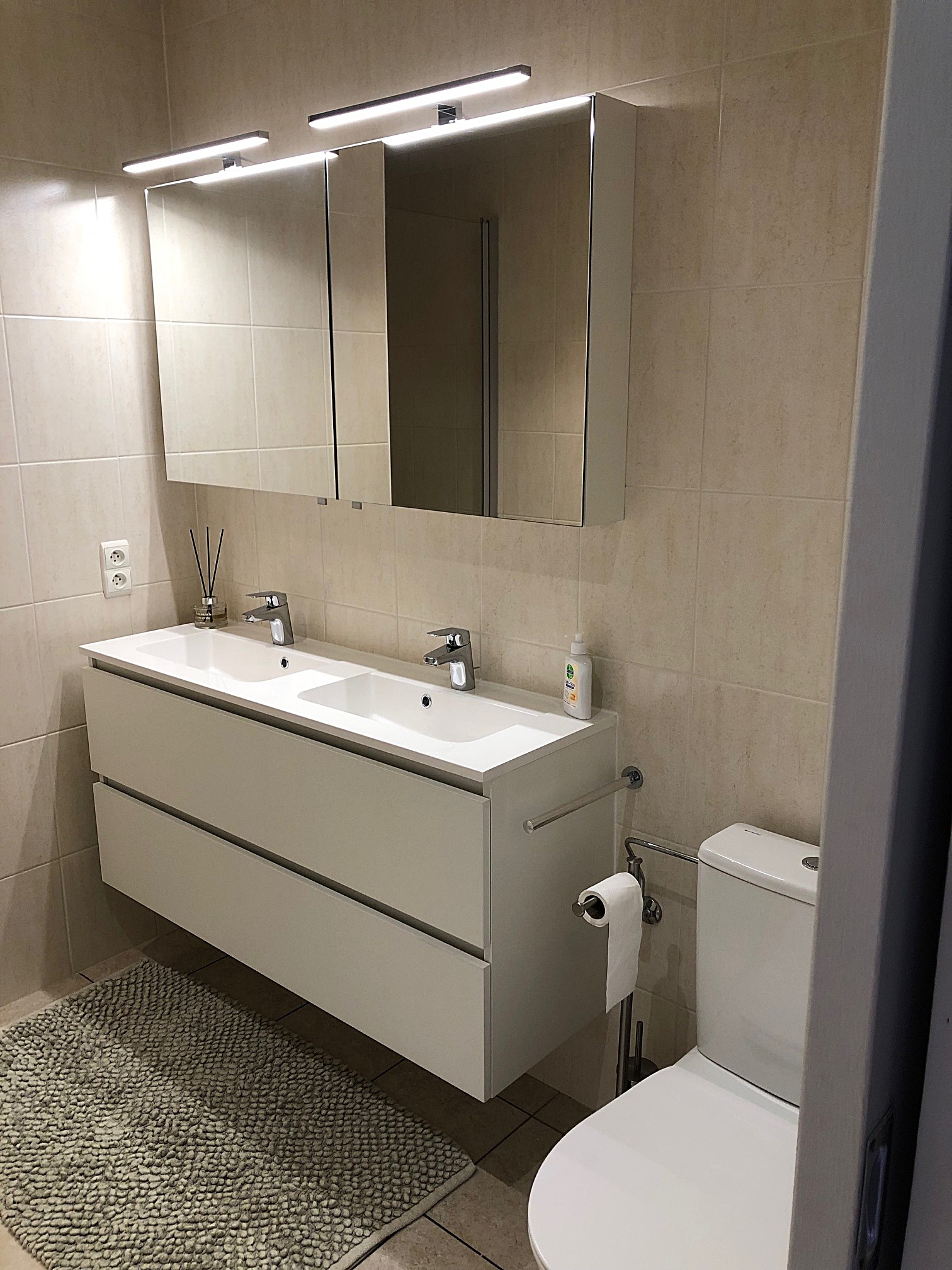 Moderne badkamer met inloopdouche