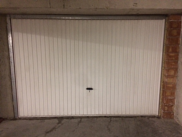 Toegang tot de ondergrondse garage