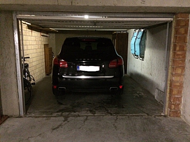 Interieur van de grote garage
